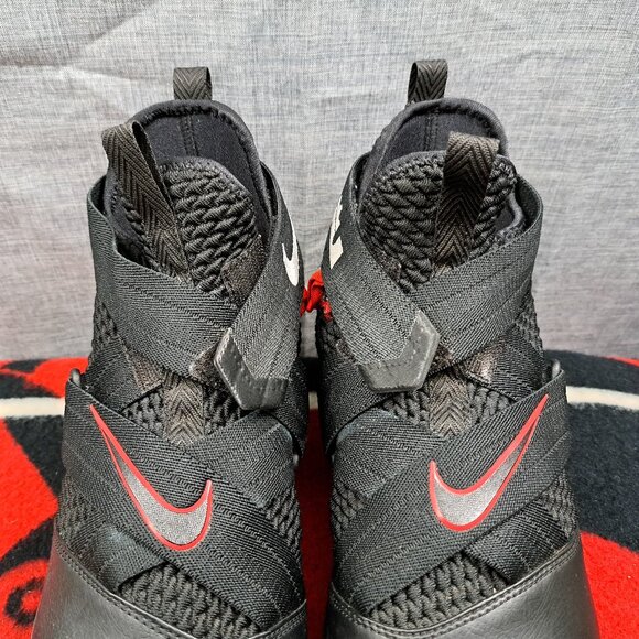 Size 9.5 LeBron Soldier 12 FlyEase 'Black Red' 2018 Men - Picture 11 of 12